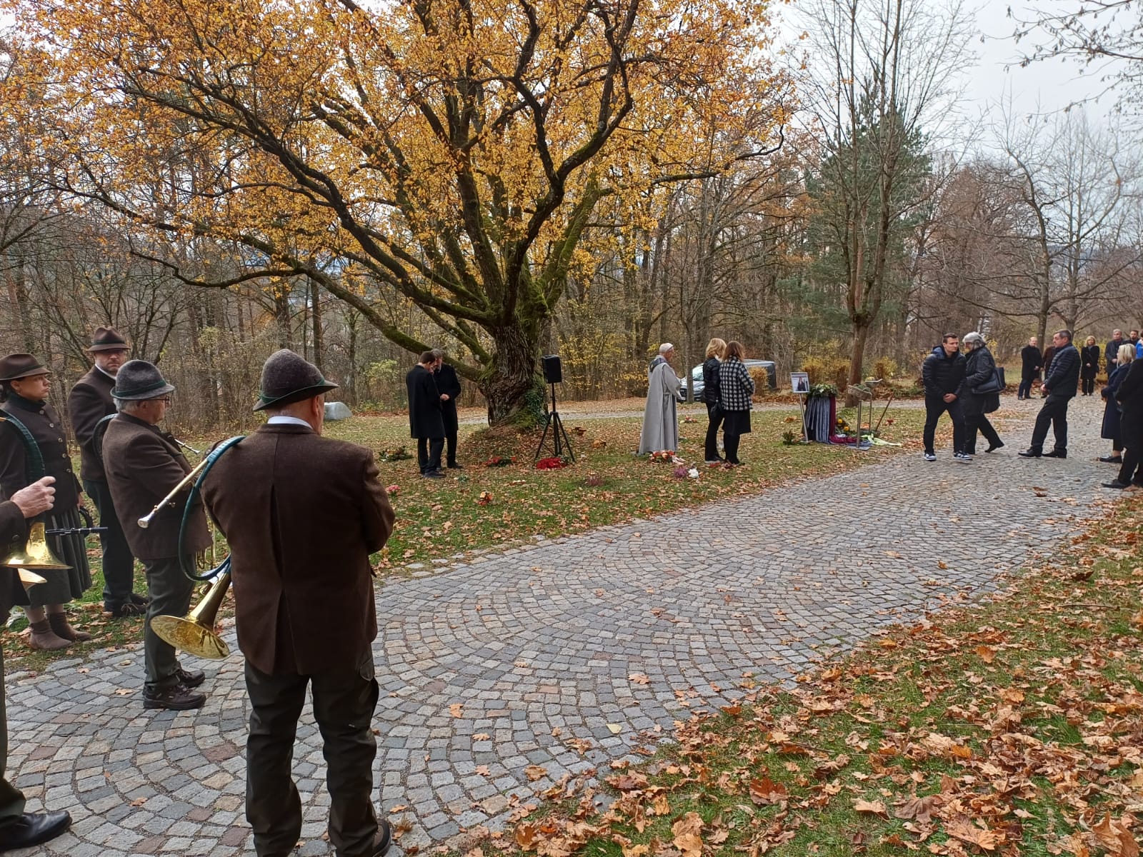 Urnenbeisetzung von Michael Karl in Neumarkt am 14. Nov. 2025 Image